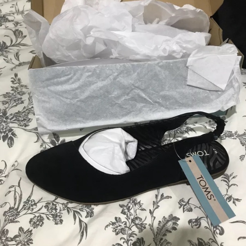 Tom’s slingback flats